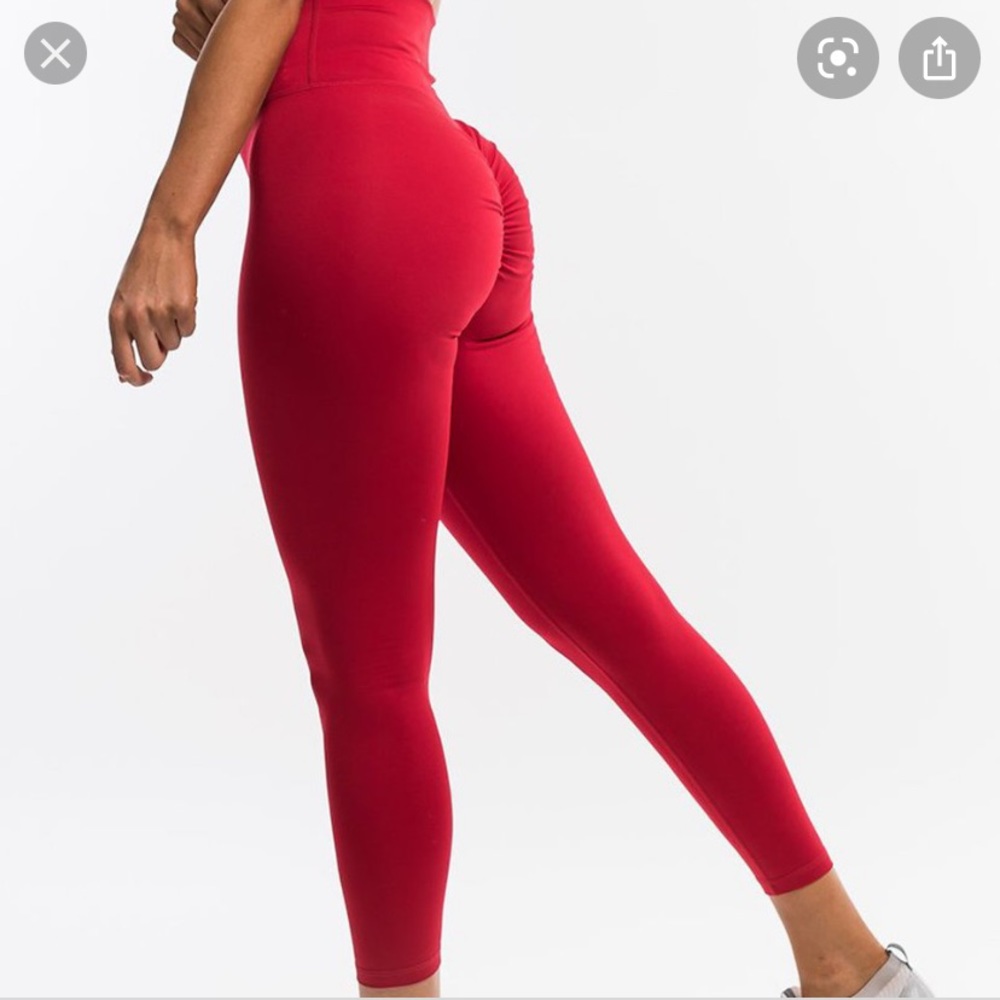 Echt Crimson Scrunch Leggings